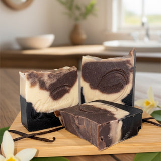 Le somptueux artisan soap | black vanilla, activated charcoal & goat's milk