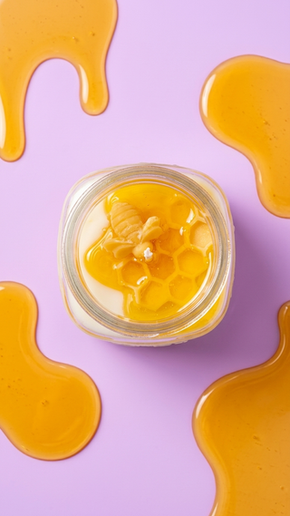 Lapō - Honey milk candle